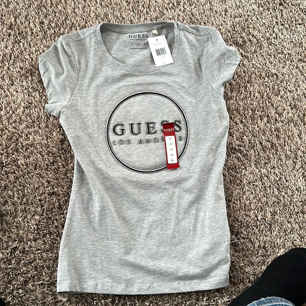 Gray guess t shirt new with tags
